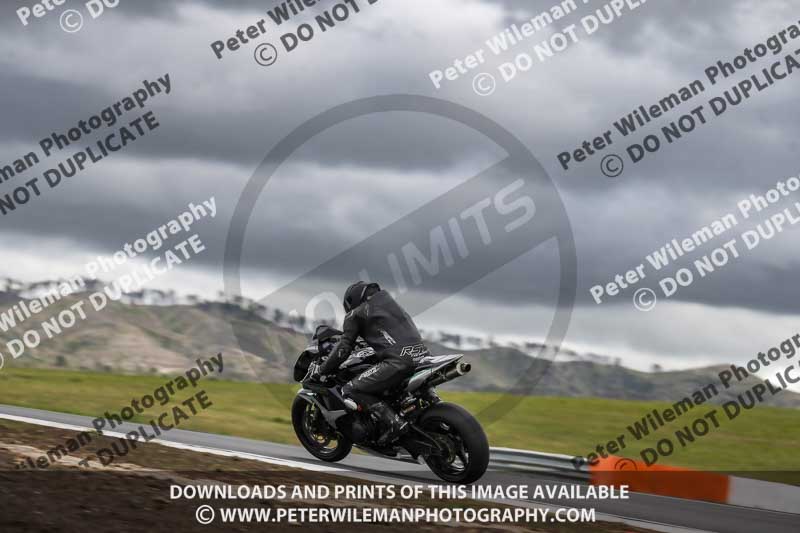 cadwell no limits trackday;cadwell park;cadwell park photographs;cadwell trackday photographs;enduro digital images;event digital images;eventdigitalimages;navarra;no limits trackdays;peter wileman photography;racing digital images;trackday digital images;trackday photos